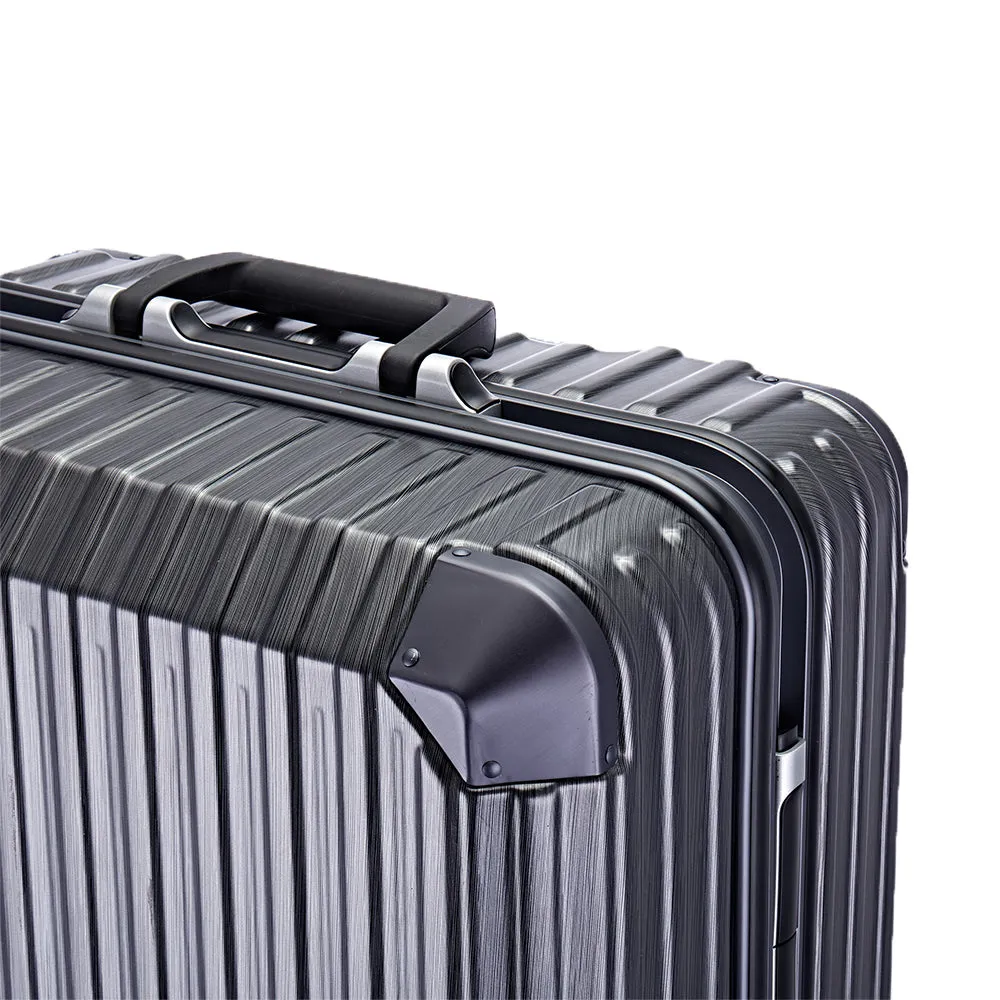 Compact Claxton 20 Aluminum Frame Spinner Luggage – Lightweight and Durable Travel Companion