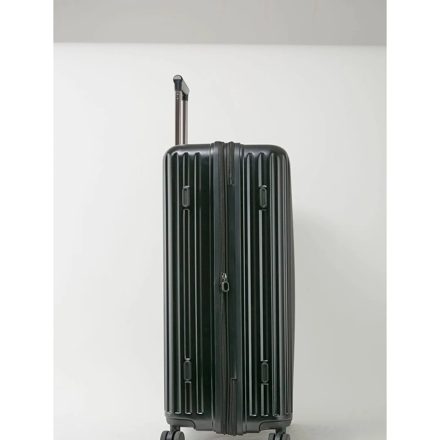 Conwood Pioneer Polycarbonate 20" Expandable Upright Luggage