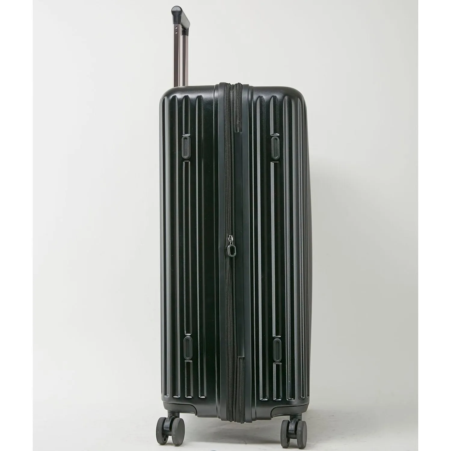 Conwood Pioneer Polycarbonate 28" Expandable Upright Luggage