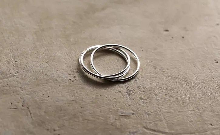 Dainty Interlocking Fidget Ring