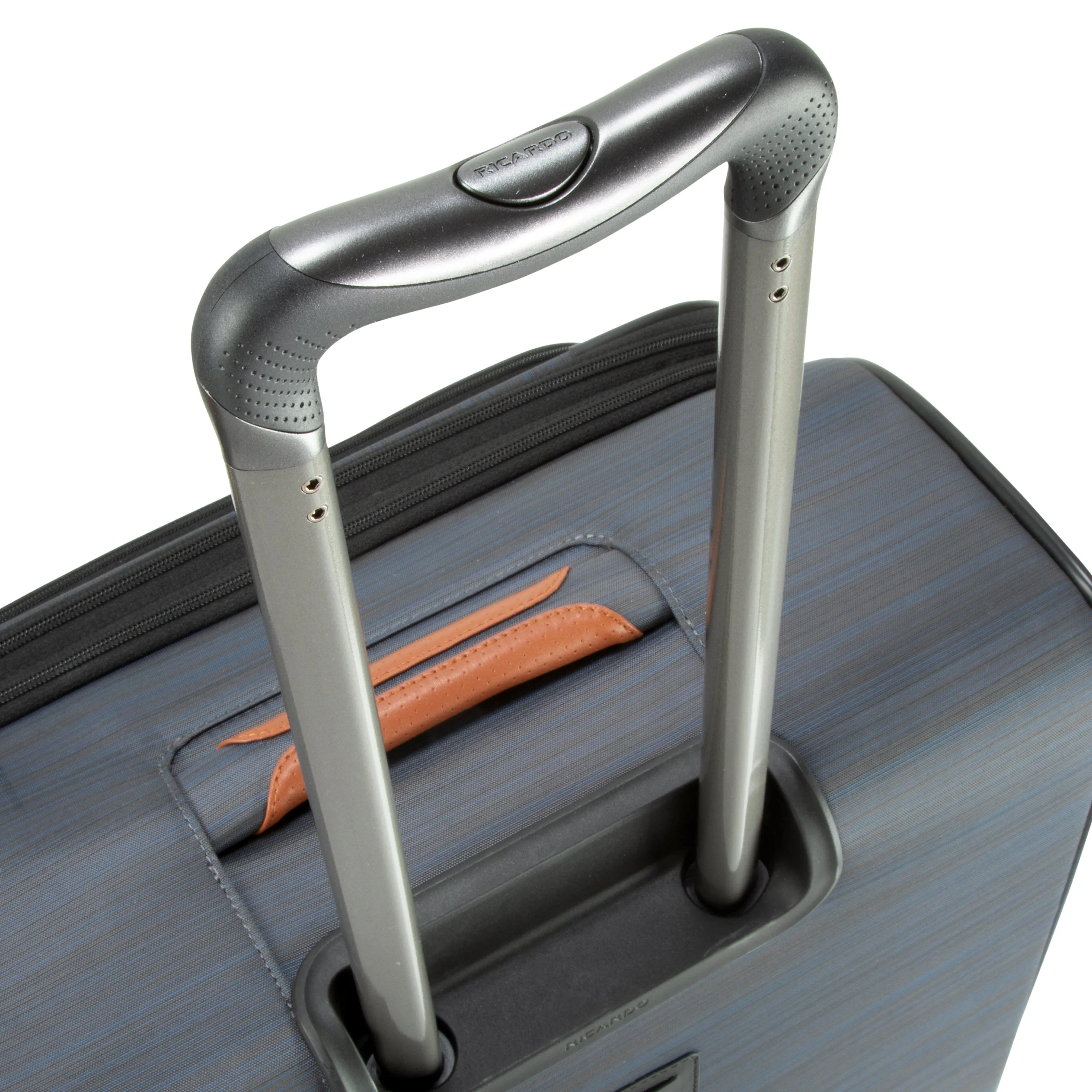 Montecito 2.0 Softside Medium Check-In Expandable Spinner