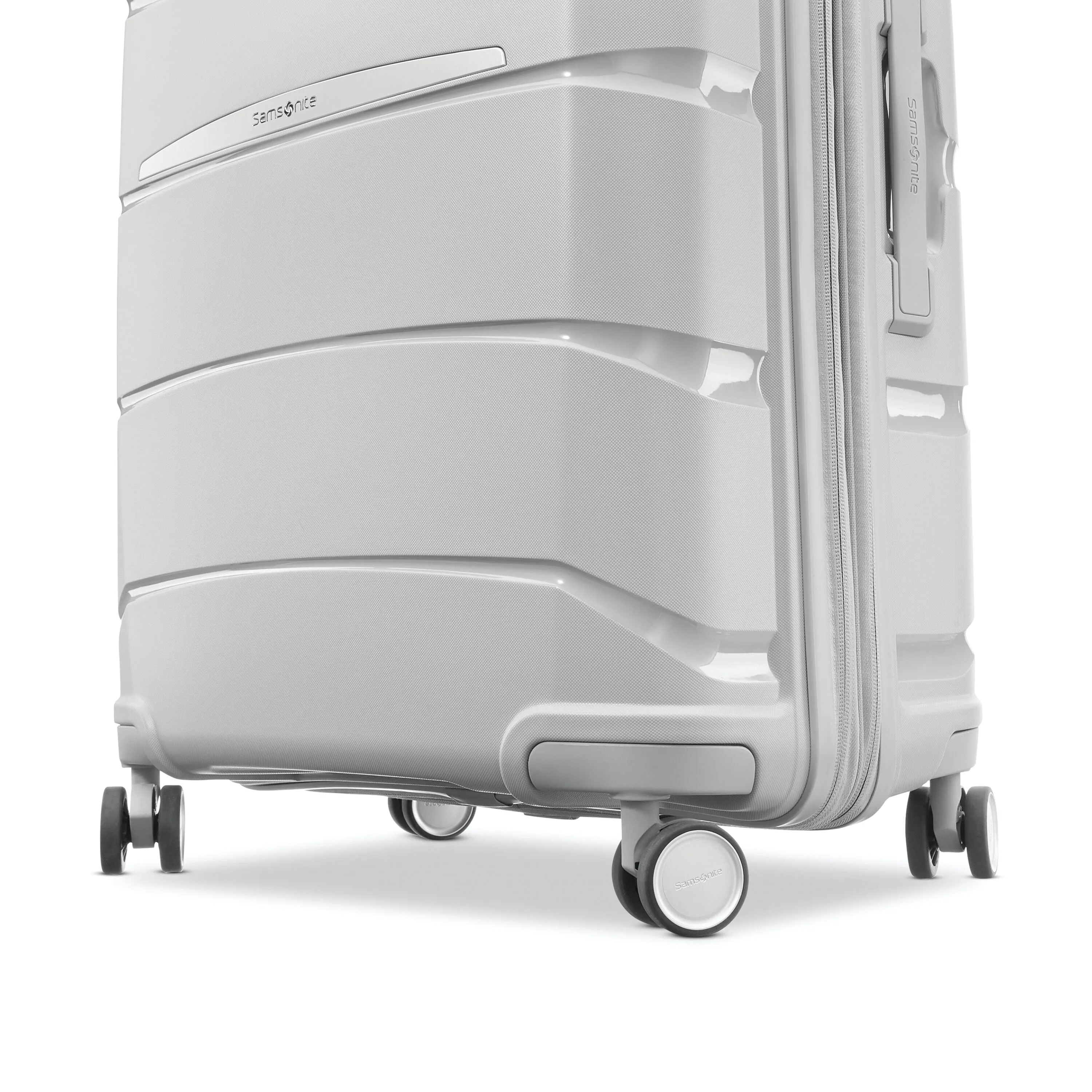 Outline Pro Hardside Carry-On Luggage