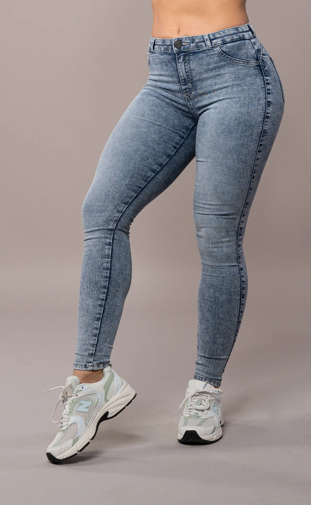 Womens Contour Mid Waisted Fitjeans - Acid Wash