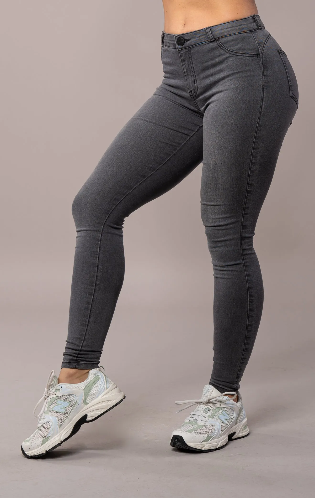 Womens Contour Mid Waisted Fitjeans - Grey